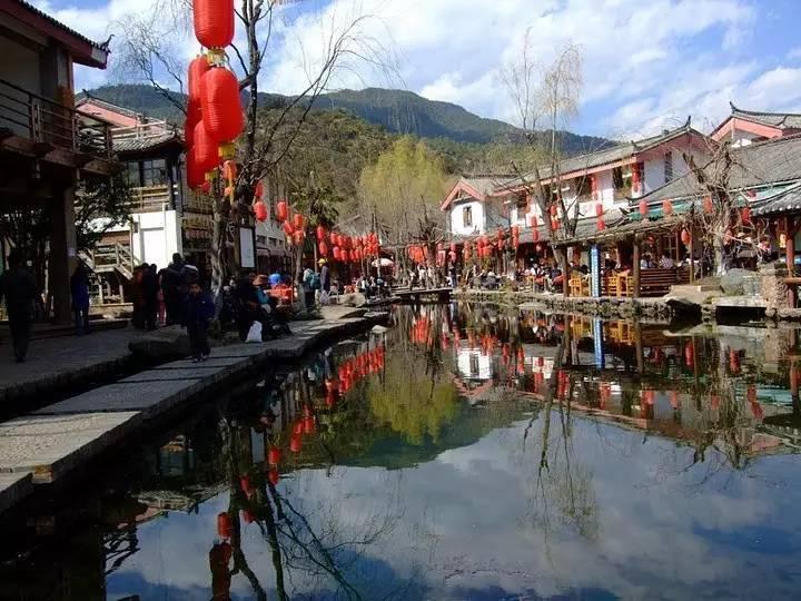 一个人站在天台上是什么意思？游戏画面